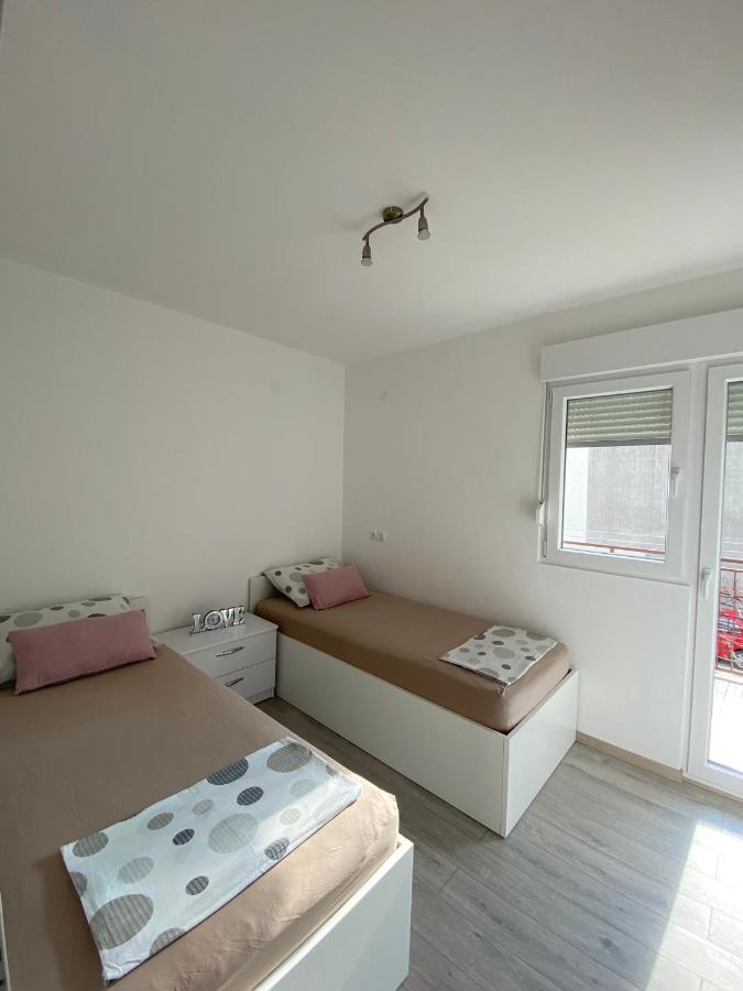 City Apartment Domagoj Omiš Buitenkant foto