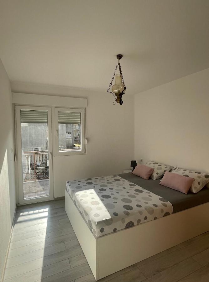 City Apartment Domagoj Omiš Buitenkant foto