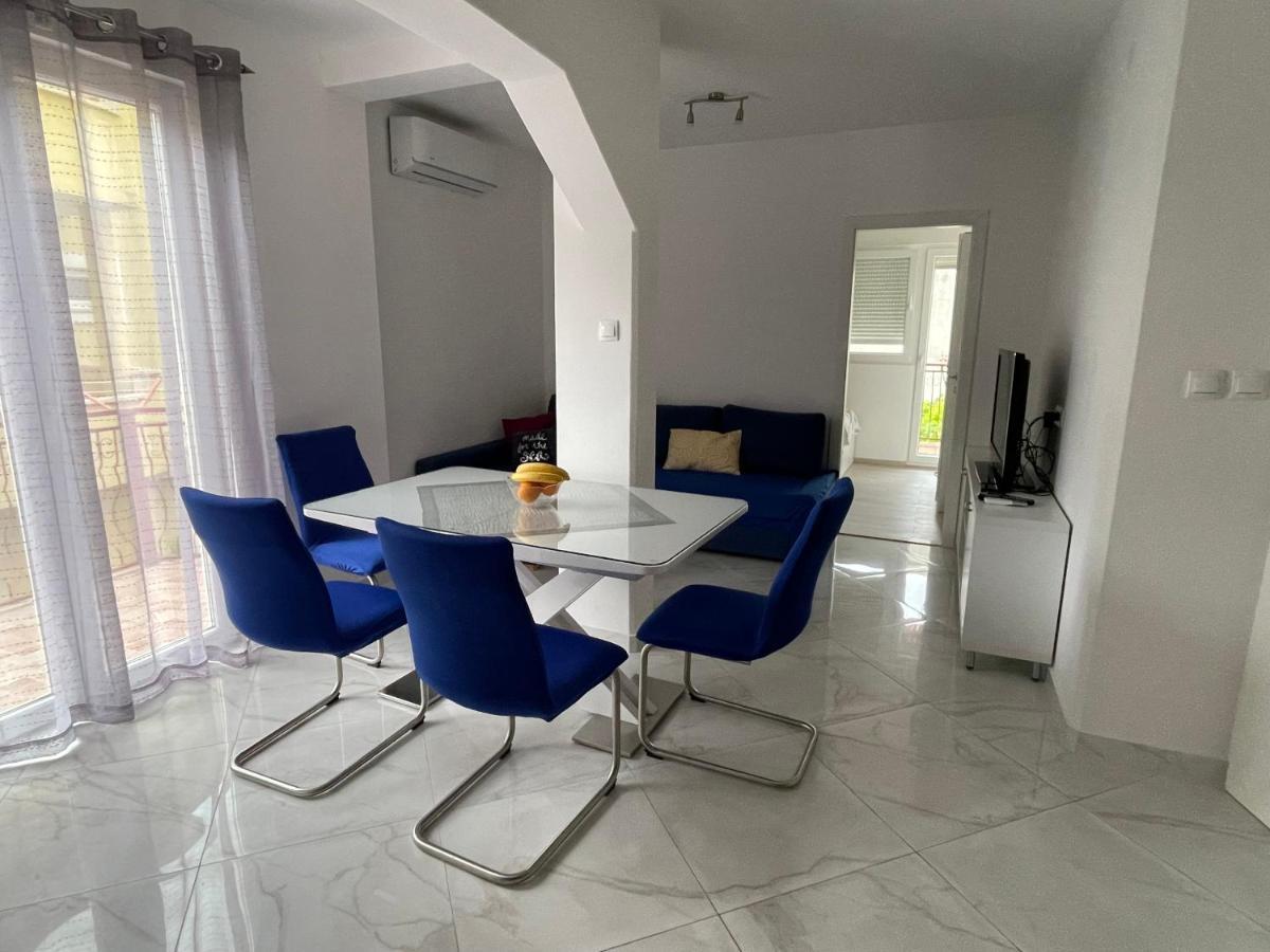 City Apartment Domagoj Omiš Buitenkant foto